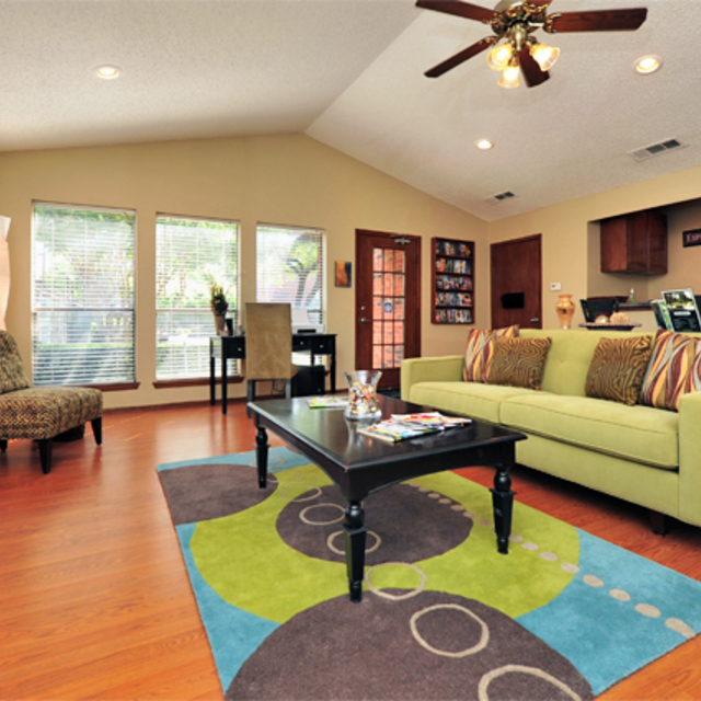 Greenbriar Apartments In Plano | Clubhouse 2