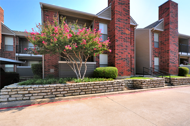 Greenbriar Plano Apartments | Exterior View