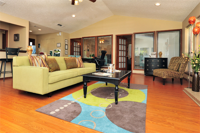 Greenbriar Apartments Plano TX | Clubhouse